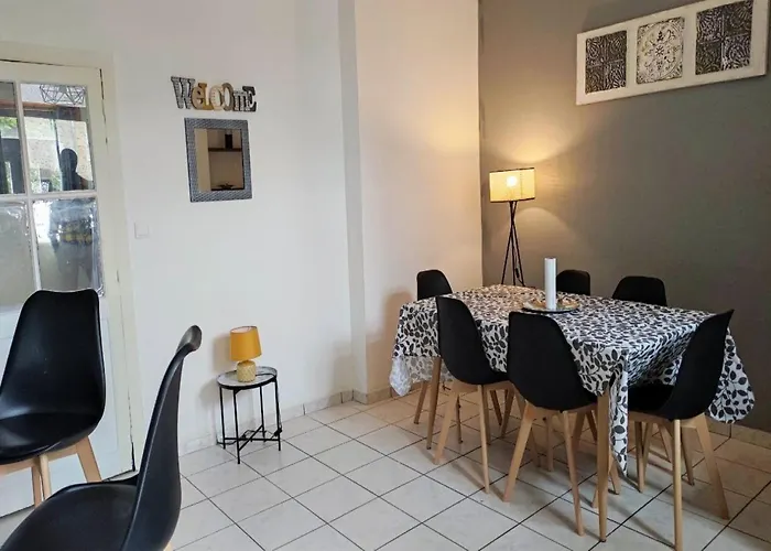 Nord Dordogne - Maison Meublee 7 Lits- Sejours Professionnels & Temporaires 度假居